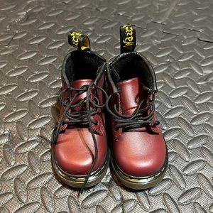 Toddler dr martens air wait